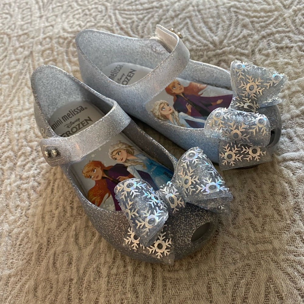 Mini Mellisa “Frozen” Shoes! ❄️